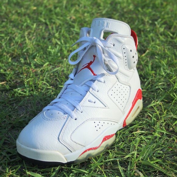 Size 9 - Jordan 6 White and University Red 2022 - Picture 8 of 14